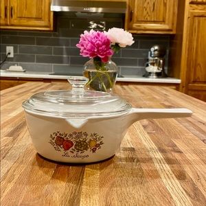 Corning Ware 2 1/2 Cup Sauce Pan w/Lid